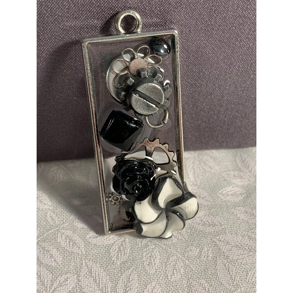 Steampunk Black and white flower Pendant